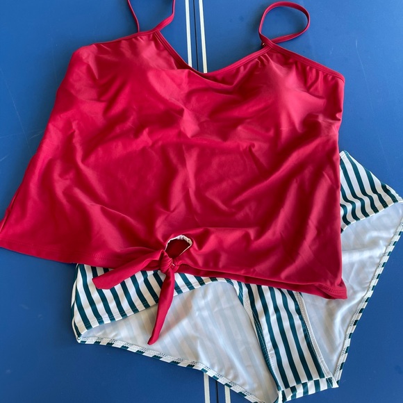 Tankini - Picture 2 of 6